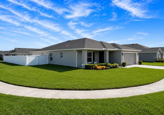 Photo 3 of Single family home for sale at 1002 Paisley St, Lake Alfred, FL 33850 | MLS# S5153908 | Listing updated on 2026-09-22
