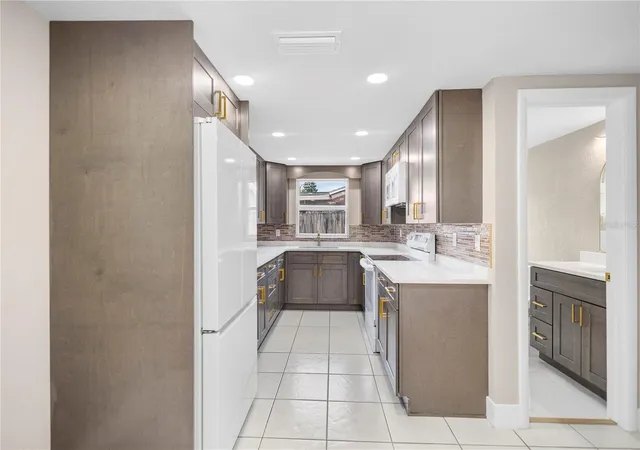 Photo 4 of Single family home for sale at 6820 El Camino Paloma St, Port Richey, FL 34668 | MLS# W7887740 | Listing updated on 2026-10-06