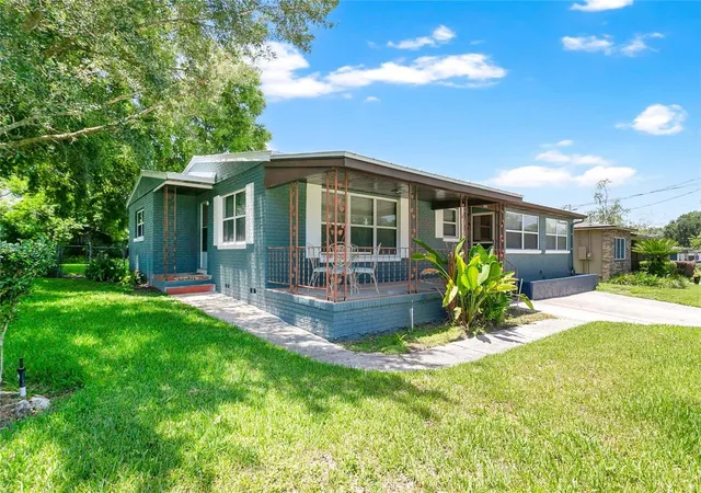 Photo 1 of Single family home for sale at 2418 E Jersey Ave, Orlando, FL 32806 | MLS# O6425957 | Listing updated on 2026-09-01