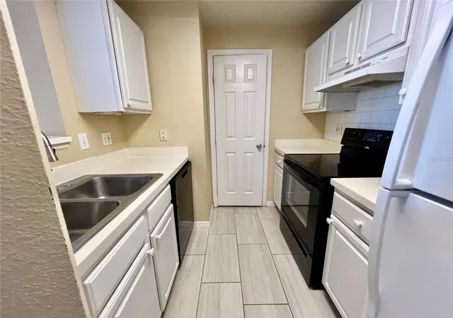 Photo 3 of Condo for sale at 501 Knights Run Ave #1330, Tampa, FL 33602 | MLS# TB8530162 | Listing updated on 2026-09-13
