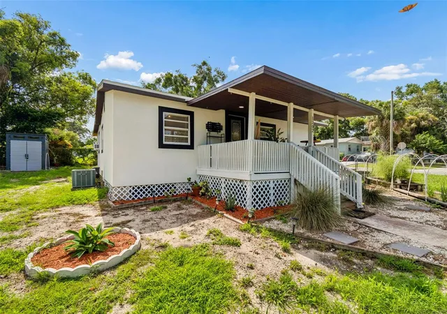 Photo 2 of Single family home for sale at 1202 E Annie St, Tampa, FL 33612 | MLS# TB8530166 | Listing updated on 2026-09-05