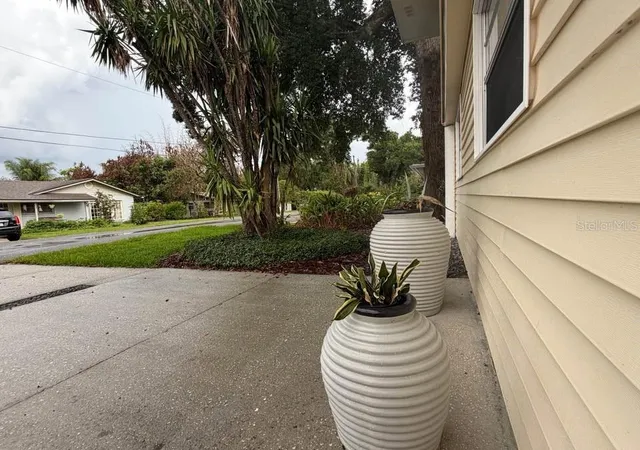 Photo 3 of Single family home for sale at 2568 Lotafun Ave, Winter Park, FL 32789 | MLS# W7887744 | Listing updated on 2026-09-11