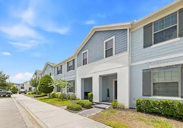Photo 3 of Townhouse for sale at 8923 Sydney Ave, Kissimmee, FL 34747 | MLS# O6425993 | Listing updated on 2026-07-18