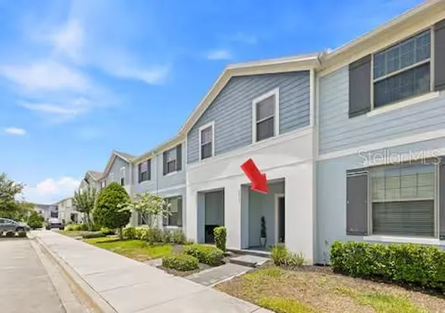 Photo 3 of Townhouse for sale at 8923 Sydney Ave, Kissimmee, FL 34747 | MLS# O6425993 | Listing updated on 2026-07-18