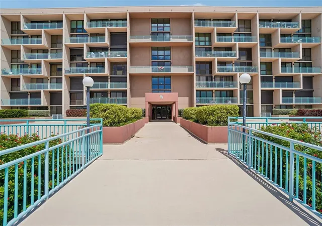 Photo 3 of Condo for sale at 1 Key Capri #406W, Saint Petersburg, FL 33706 | MLS# TB8530195 | Listing updated on 2026-09-30