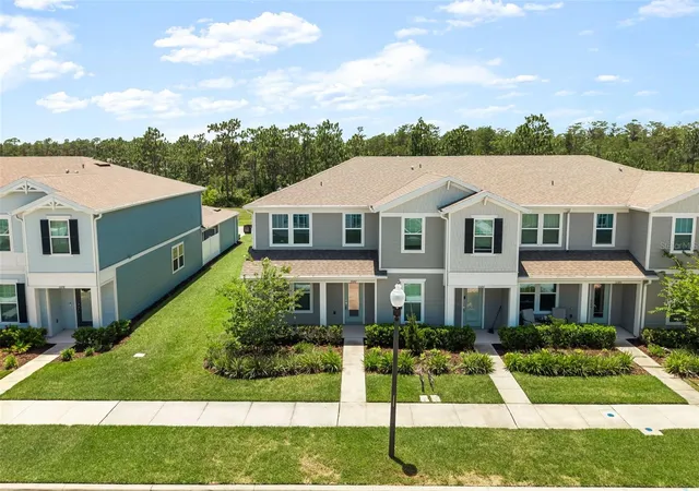 Photo 3 of Townhouse for sale at 5592 Pineland Run, Orlando, FL 32829 | MLS# O6426000 | Listing updated on 2026-08-09