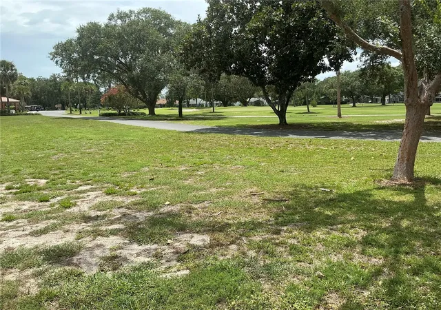 2nd image of 867 Cortez Ave, Lady Lake, FL 32159 | MLS# G5115230