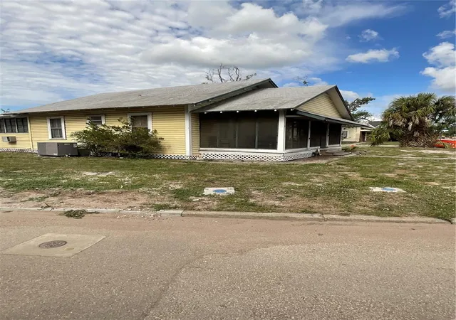 Photo 1 of Multi family home for sale at 628 E Magnolia St, Arcadia, FL 34266 | MLS# A4700298 | Listing updated on 2026-07-25