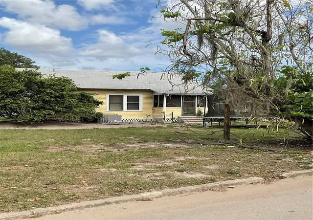 Listing Photo 2 - Condo for sale in building located at 628 E Magnolia St, ARCADIA, FL 34266 - Unit #