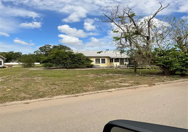 Photo 6 of Multi family home for sale at 628 E Magnolia St, Arcadia, FL 34266 | MLS# A4700298 | Listing updated on 2026-07-25