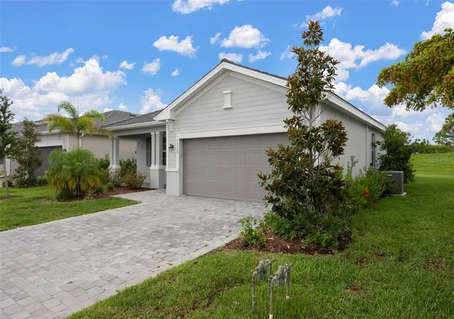 Photo 3 of Single family home for sale at 11129 Pinot Dr, Venice, FL 34293 | MLS# N6145048 | Listing updated on 2026-08-26
