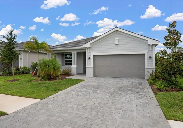 Photo 3 of Single family home for sale at 11129 Pinot Dr, Venice, FL 34293 | MLS# N6145048 | Listing updated on 2026-08-26