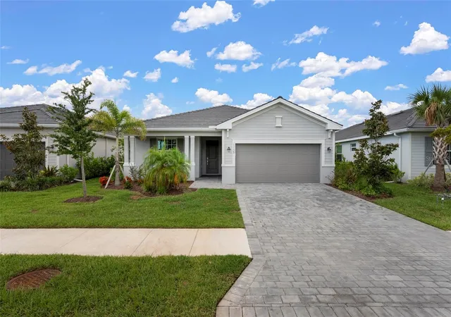 Photo 4 of Single family home for sale at 11129 Pinot Dr, Venice, FL 34293 | MLS# N6145048 | Listing updated on 2026-08-26