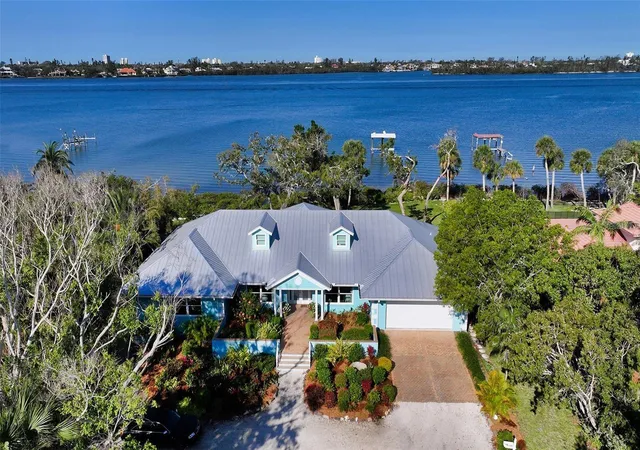 Photo 1 of Single family home for sale at 1440 Kimlira Ln, Sarasota, FL 34231 | MLS# A4700303 | Listing updated on 2026-08-25