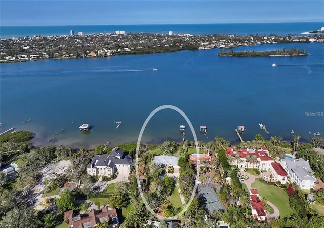 Photo 2 of Single family home for sale at 1440 Kimlira Ln, Sarasota, FL 34231 | MLS# A4700303 | Listing updated on 2026-08-25