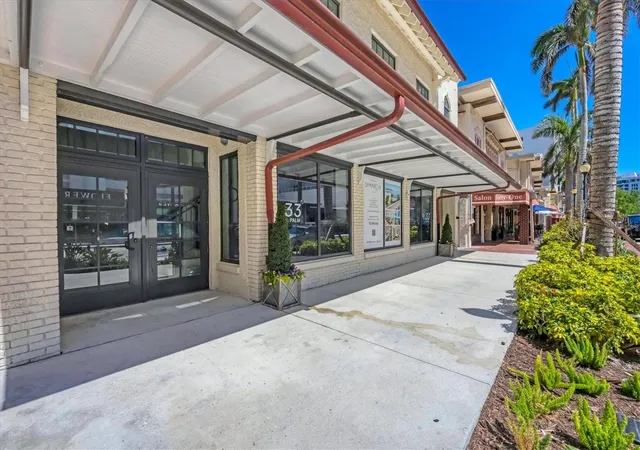 Listing Photo 4 - Condo for sale in building located at 33 S Palm Ave, Sarasota, FL 34236 - Unit #1503