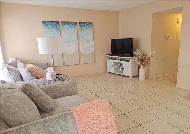 Listing Photo 5 - Condo for sale in building located at 2458 Columbia Dr, Clearwater, FL 33763 - Unit #66
