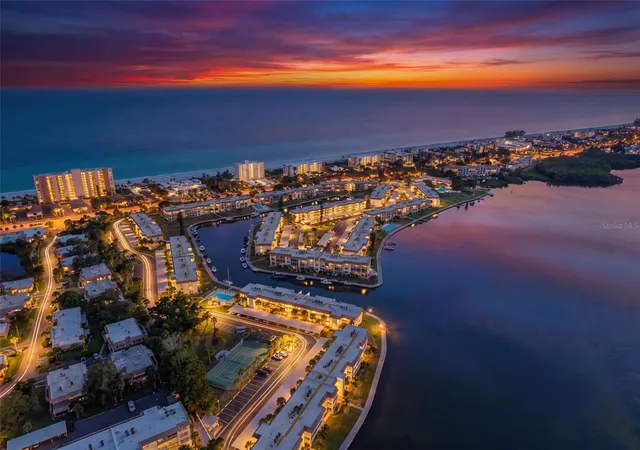 2nd image of 4390 Exeter Dr #107, Longboat Key, FL 34228 | MLS# A4700306