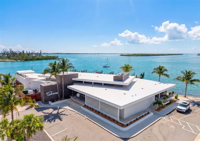 2nd image of 4390 Exeter Dr, LONGBOAT KEY, FL 34228