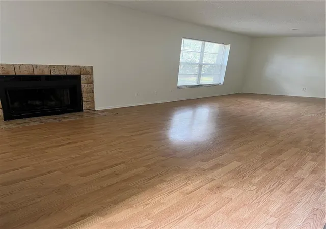 Photo 4 of Condo for sale at 14308 Hanging Moss Cir #102, Tampa, FL 33613 | MLS# TB8530233 | Listing updated on 2026-09-17