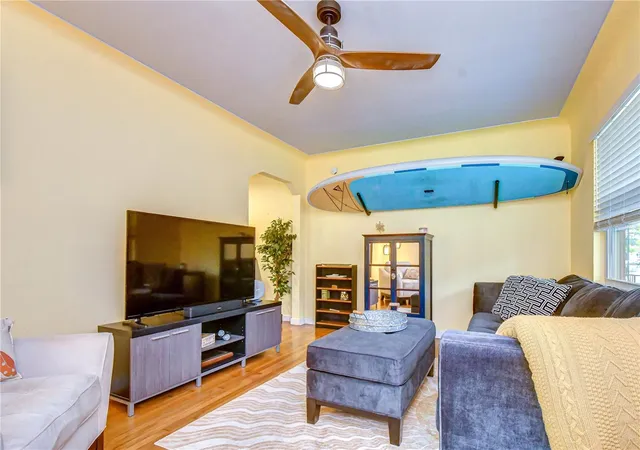 Photo 4 of House for sale at 850 22nd Avenue N, Saint Petersburg, FL 33704 | MLS# TB8530242 | Listing updated on 2026-10-02