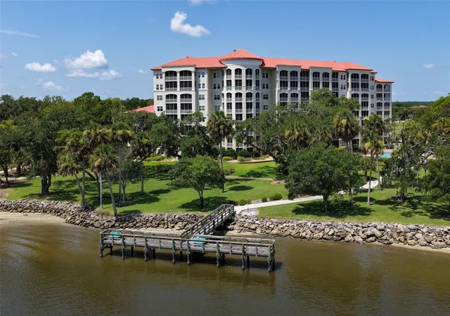 Listing Photo 2 - Condo for sale in building located at 146 Palm Coast Resort Blvd, Palm Coast, FL 32137 - Unit #405