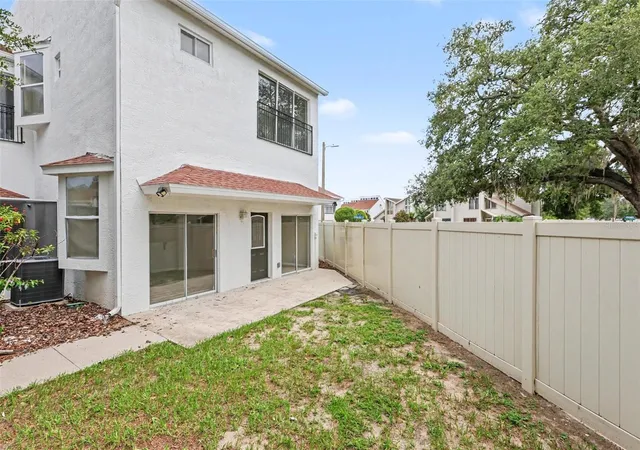 Photo 17 of Sale Pending at 9548 Orange Valley Ct, Tampa, FL 33618 | MLS# TB8530247 | Listing updated on 2026-08-15