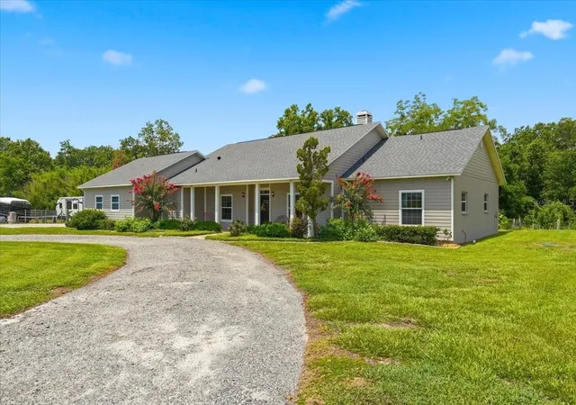Photo 2 of Single family home for sale at 8404 Mathews Rd, Lakeland, FL 33809 | MLS# L4963585 | Listing updated on 2026-08-06