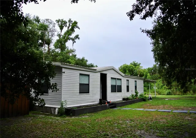 Photo 4 of Manufactured home for sale at 38122 Central Ave, Zephyrhills, FL 33540 | MLS# TB8530256 | Listing updated on 2026-08-25