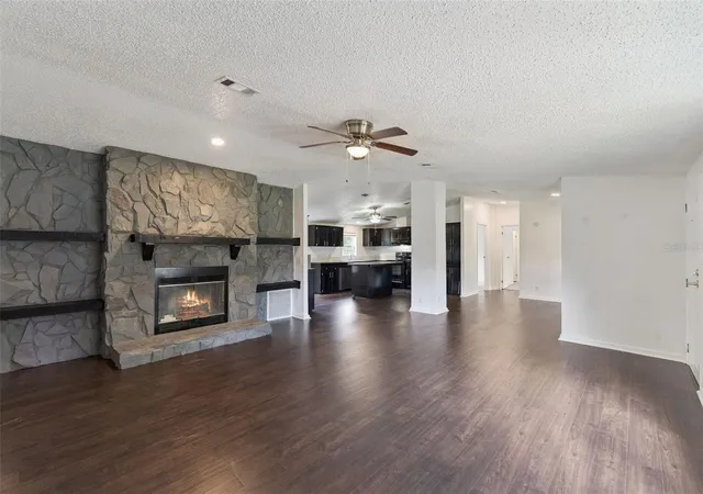 Photo 5 of Manufactured home for sale at 129 Patrician Pl, Satsuma, FL 32189 | MLS# O6426049 | Listing updated on 2026-08-14