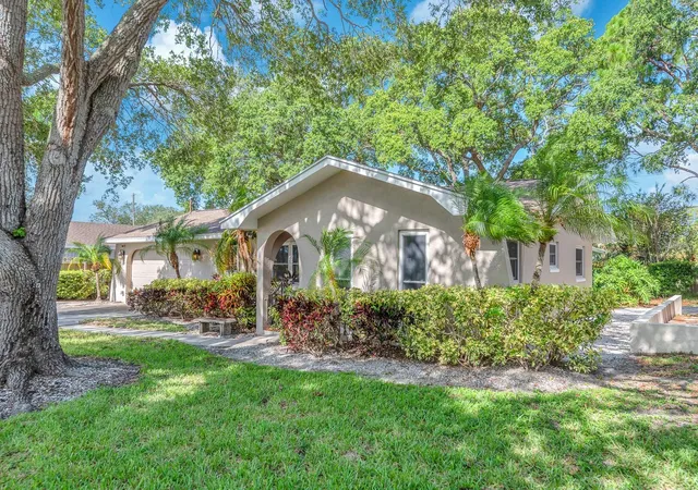 35th image of 11081 143rd St, Largo, FL 33774 | MLS# TB8530258