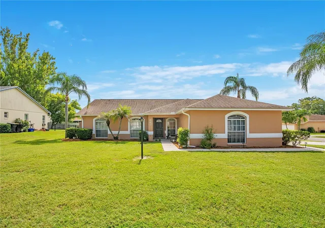 Photo 1 of Single family home for sale at 667 Jessanda Cir, Lakeland, FL 33813 | MLS# O6426054 | Listing updated on 2026-10-05
