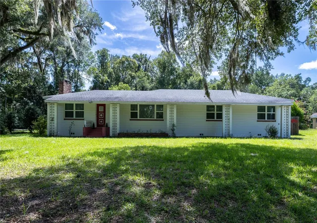 Photo 1 of Single family home for sale at 298 N Court St, Bronson, FL 32621 | MLS# GC542045 | Listing updated on 2026-07-21