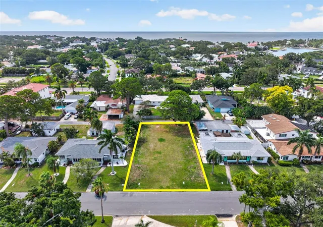 3rd image of 257 Mateo Way NE, Saint Petersburg, FL 33704 | MLS# TB8530276