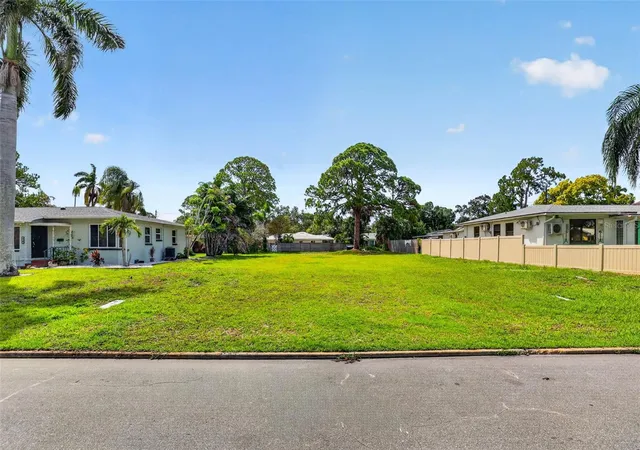 7th image of 257 Mateo Way Ne, Saint Petersburg, FL 33704 | MLS# TB8530276