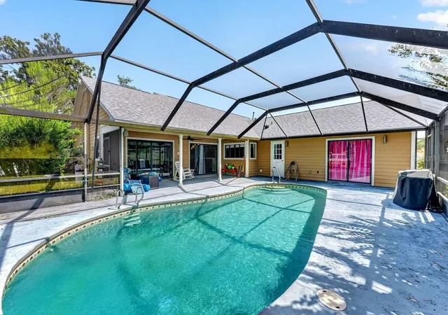 Photo 2 of Single family home for sale at 19 Big Dipper Ln, Palm Coast, FL 32137 | MLS# V4950276 | Listing updated on 2026-09-20