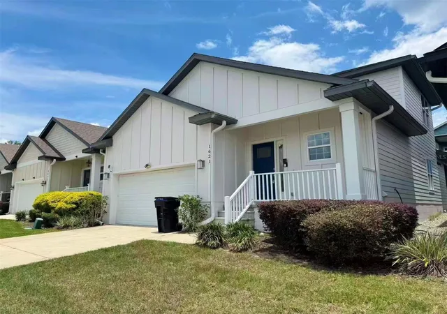 Photo 2 of Single family home for sale at 1621 Nw 121st Way, Gainesville, FL 32606 | MLS# O6426089 | Listing updated on 2026-08-28
