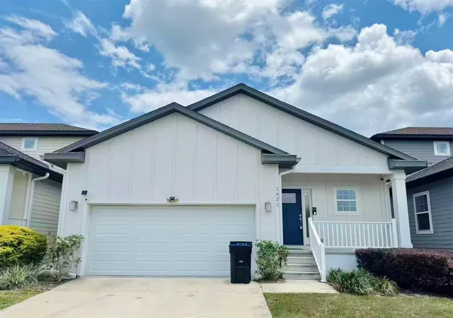 Photo 3 of Single family home for sale at 1621 NW 121st Way, Gainesville, FL 32606 | MLS# O6426089 | Listing updated on 2026-08-28