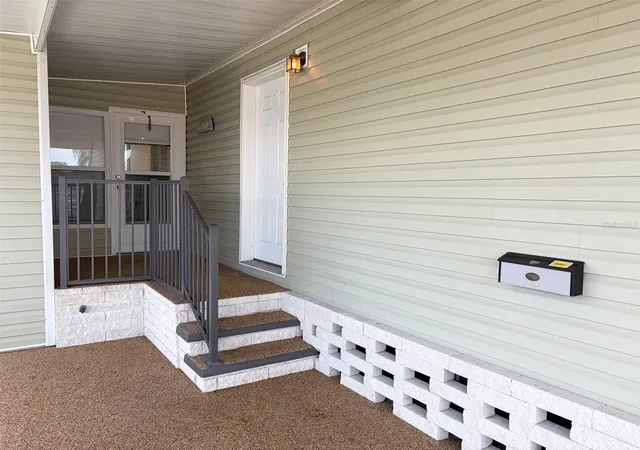 2nd image of 1503 23rd Ave W, Bradenton, FL 34205 | MLS# TB8530315
