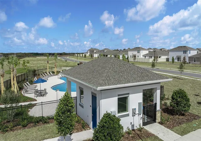 Photo 2 of Single family home for sale at 7433 Fieldstone Dr, Groveland, FL 34736 | MLS# O6426097 | Listing updated on 2026-10-02