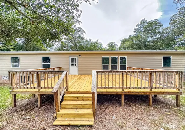 Photo 3 of Manufactured home for sale at 12841 SE 103rd Terrace, Belleview, FL 34420 | MLS# A4700333 | Listing updated on 2026-09-17