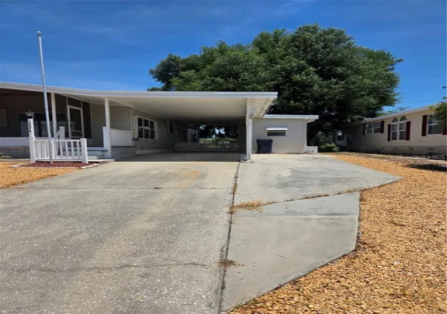 Photo 3 of Manufactured home for sale at 3224 Manatee Rd, Tavares, FL 32778 | MLS# G5115239 | Listing updated on 2026-07-22