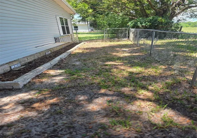 Photo 4 of Manufactured home for sale at 3224 Manatee Rd, Tavares, FL 32778 | MLS# G5115239 | Listing updated on 2026-07-22