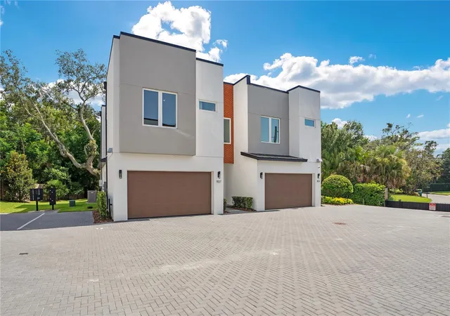 Photo 3 of Townhouse for sale at 1927 S Lakemont Ave, Winter Park, FL 32792 | MLS# O6426102 | Listing updated on 2026-10-11
