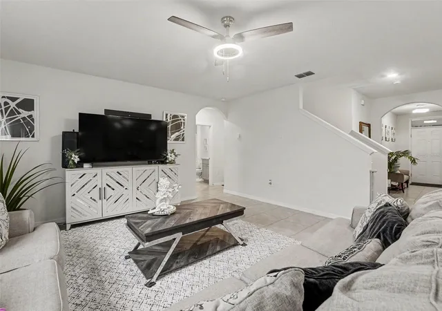 Photo 3 of Single family home for sale at 210 Meadowbrook Blvd, Winter Haven, FL 33881 | MLS# TB8530332 | Listing updated on 2026-07-26