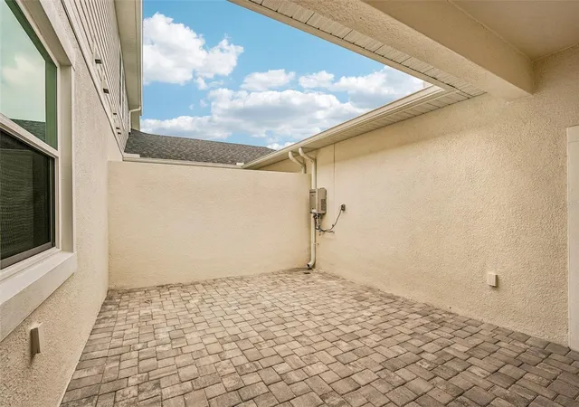 Photo 2 of Townhouse for sale at 4426 Sunset Garden St, Bradenton, FL 34210 | MLS# R4911671 | Listing updated on 2026-10-07