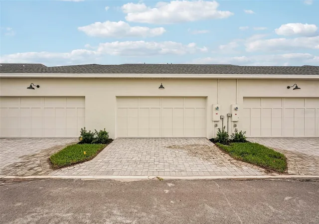 Photo 3 of Townhouse for sale at 4426 Sunset Garden St, Bradenton, FL 34210 | MLS# R4911671 | Listing updated on 2026-10-07