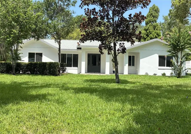 Photo 2 of Single family home for sale at 1646 Robin Hood Ln, Clearwater, FL 33764 | MLS# TB8530357 | Listing updated on 2026-10-22