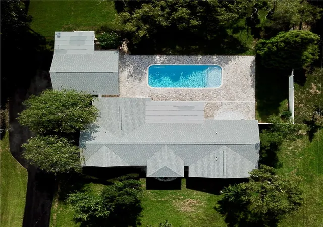 Photo 3 of Single family home for sale at 1646 Robin Hood Ln, Clearwater, FL 33764 | MLS# TB8530357 | Listing updated on 2026-10-22