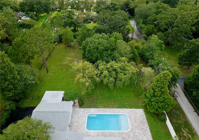 Photo 3 of Single family home for sale at 1646 Robin Hood Ln, Clearwater, FL 33764 | MLS# TB8530357 | Listing updated on 2026-10-22